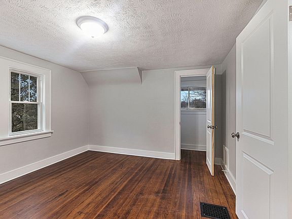 4th image of 5079 Kalamazoo Ave SE