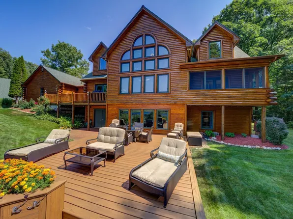 15495 E Pettengill Rd, Empire, MI 49630