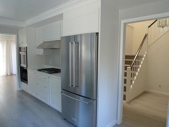4th image of 2452 Sharon Oaks Dr