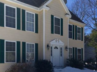 40 Ladyslipper Dr, Newmarket, NH 03857