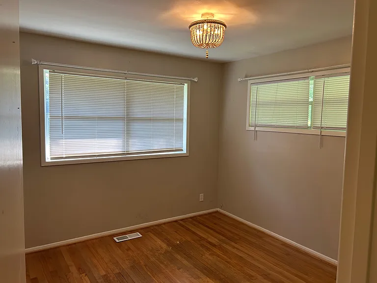 377 Pinehurst Dr — Photo 2