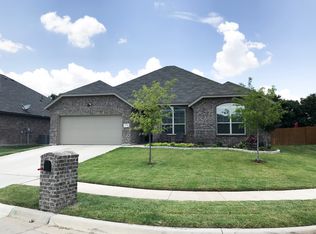 1124 Nottingham Trl, Saginaw, TX 76179