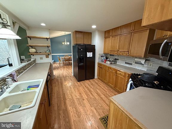 5th image of 521 Northern Spy Dr