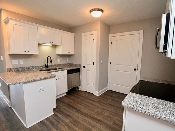 2nd image of 628 Vista Dr