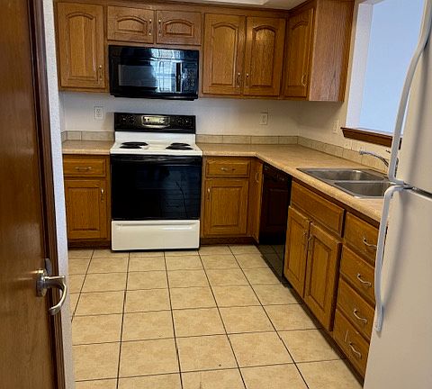 2nd image of 625 N Wrigley Ln