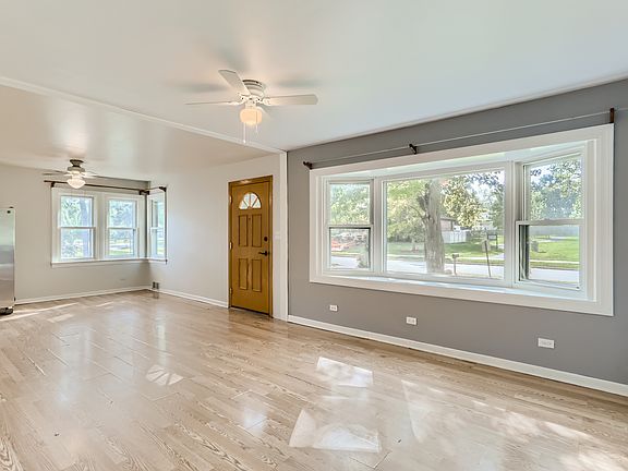 2nd image of 423 N Hemlock Ave