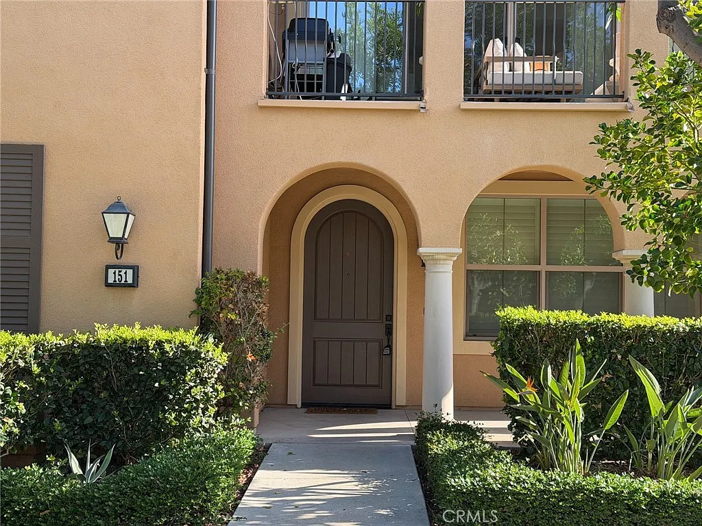2 bed, 1110 sqft, $4,300 — Photo 3