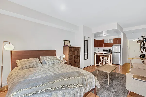 Rented by Douglas Elliman | media 4