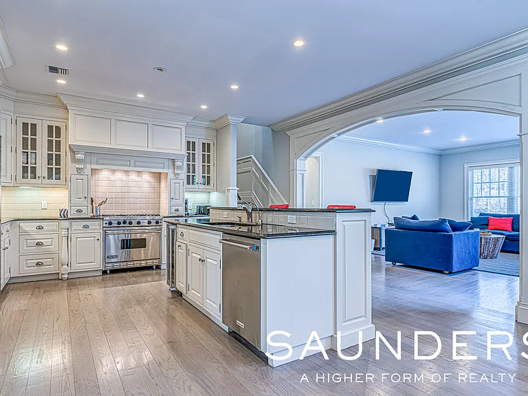 4 Candace Dr — Photo 5