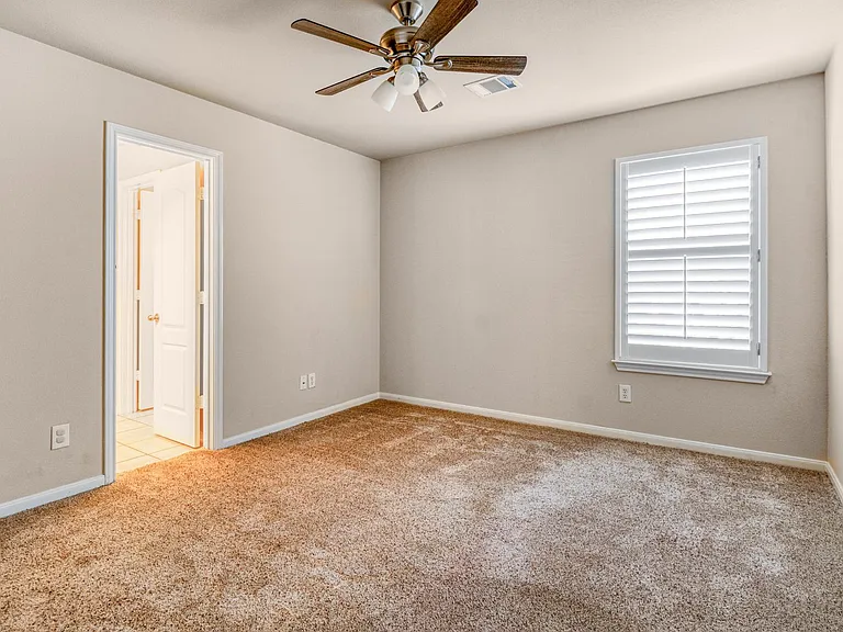 8707 Roswell Rdg — Photo 35