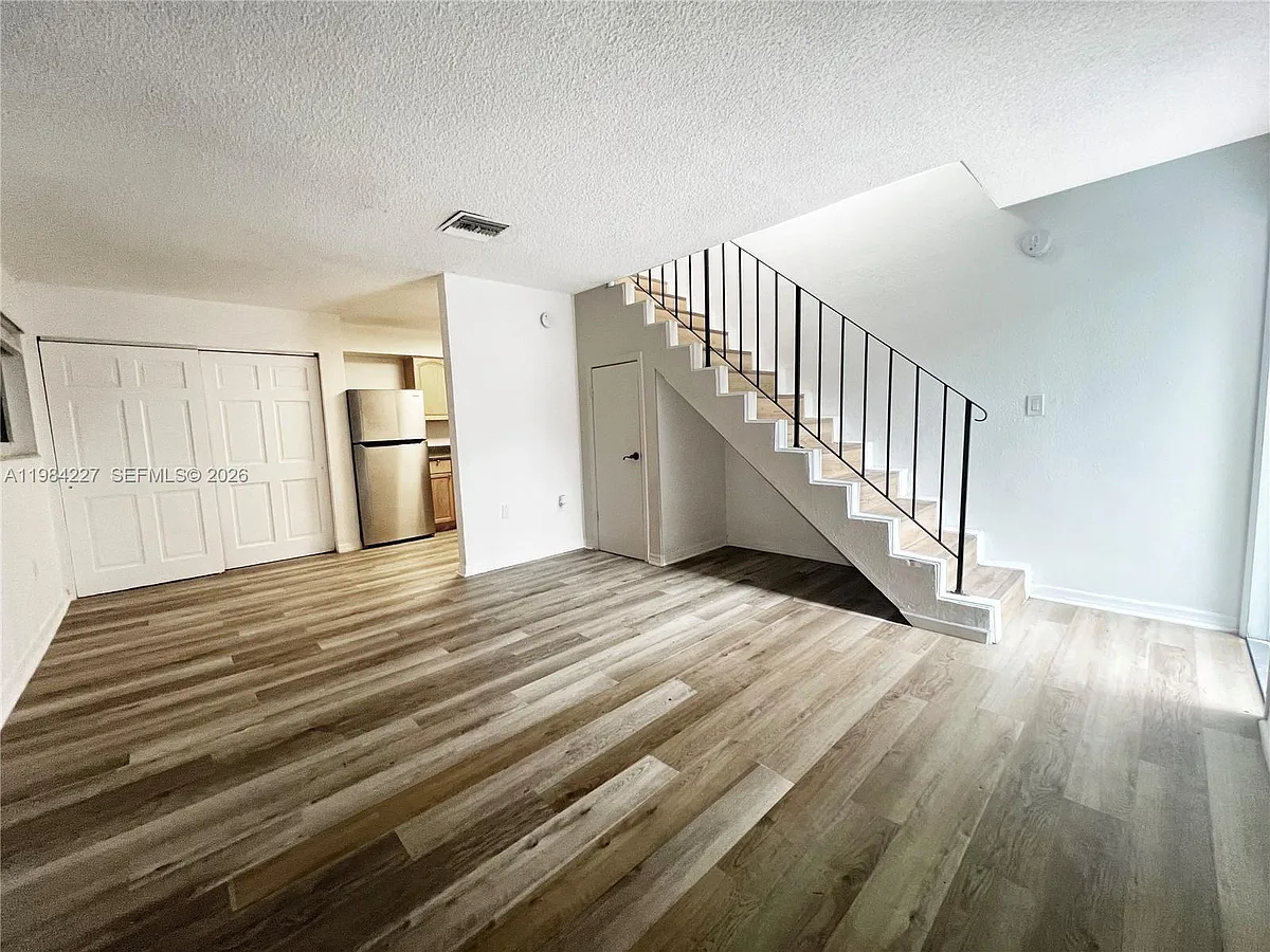 Building Photo - 65 NE 59th St #2