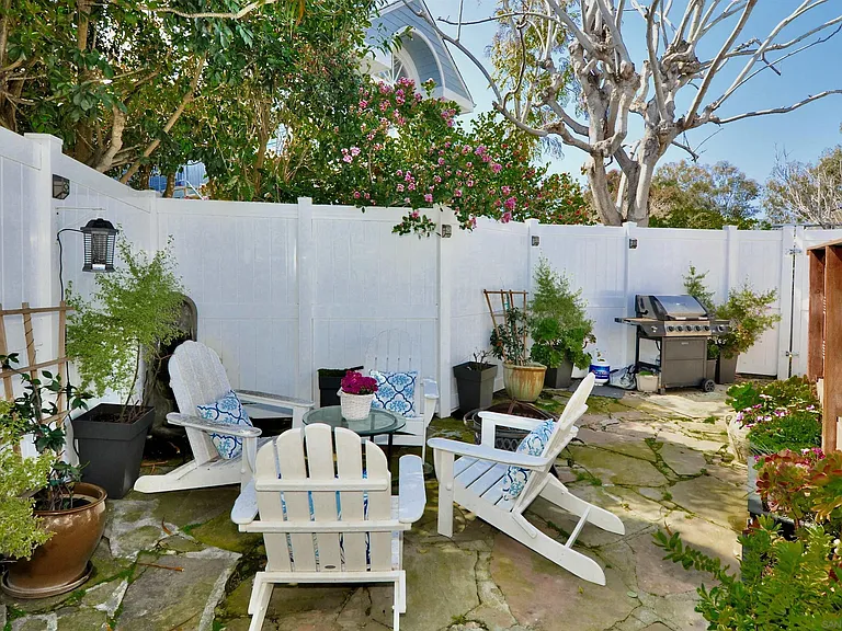 529 Fern Gln — Photo 33