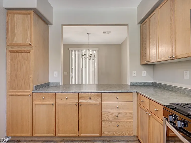 10592 Valdosta Ave — Photo 11