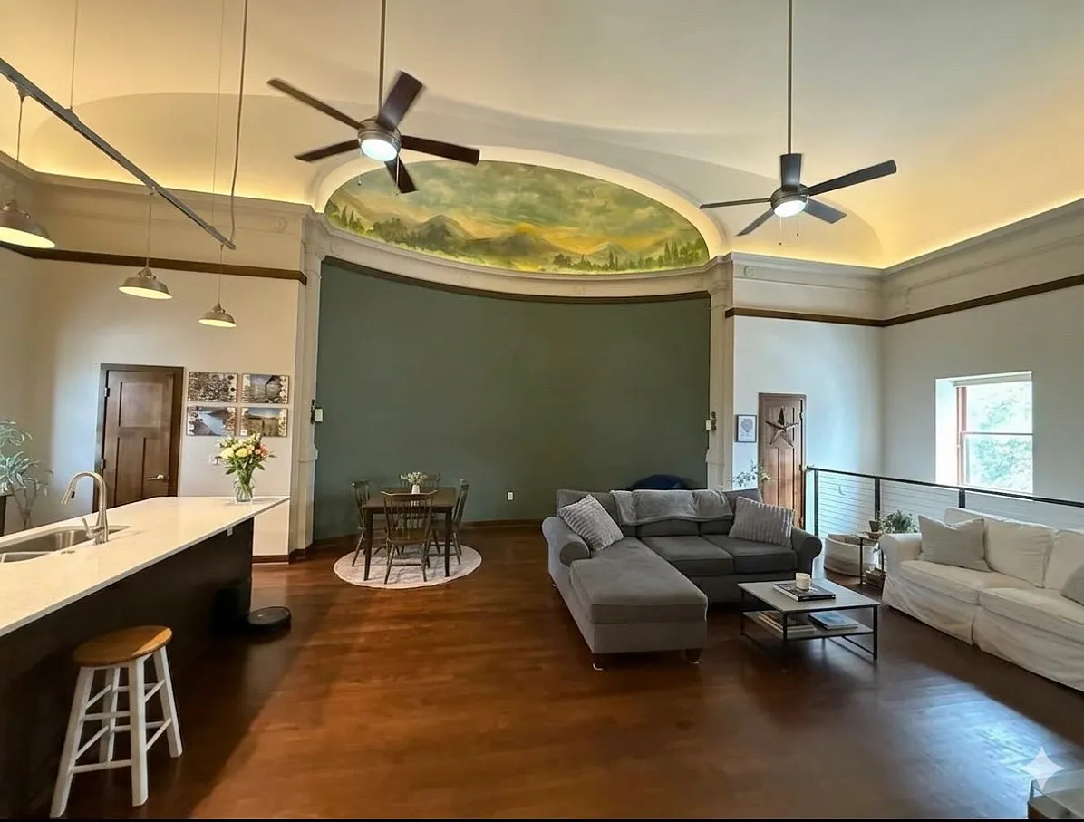 2 bed, 1700 sqft, $2,160 — Photo 2