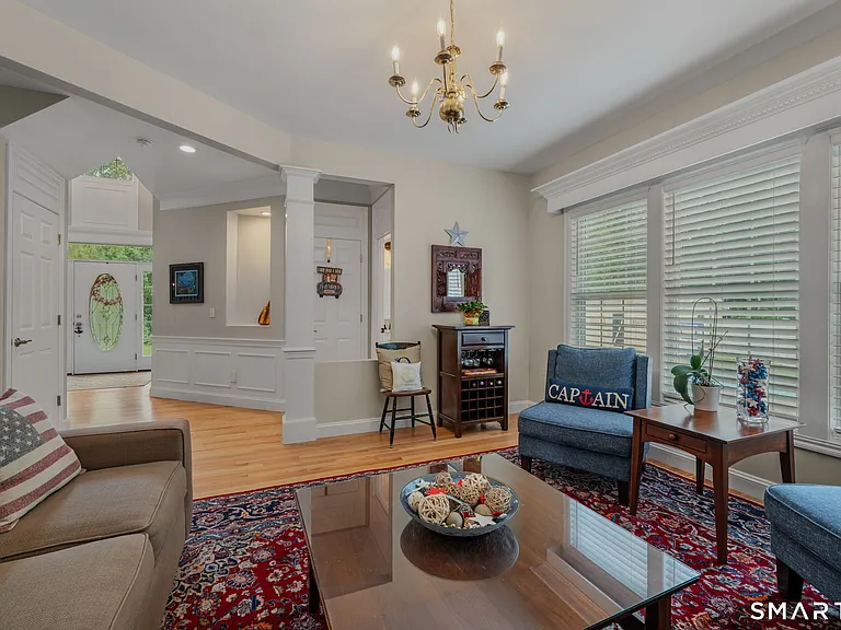 11 Windrose Dr — Photo 8