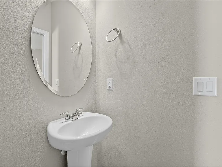698 Cherry Elm Dr — Photo 10