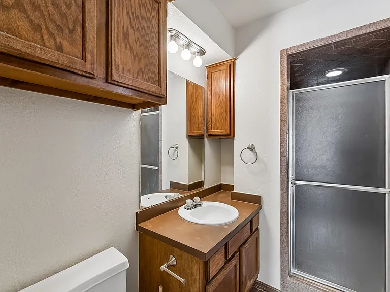 208 Hudson Pl — Photo 20
