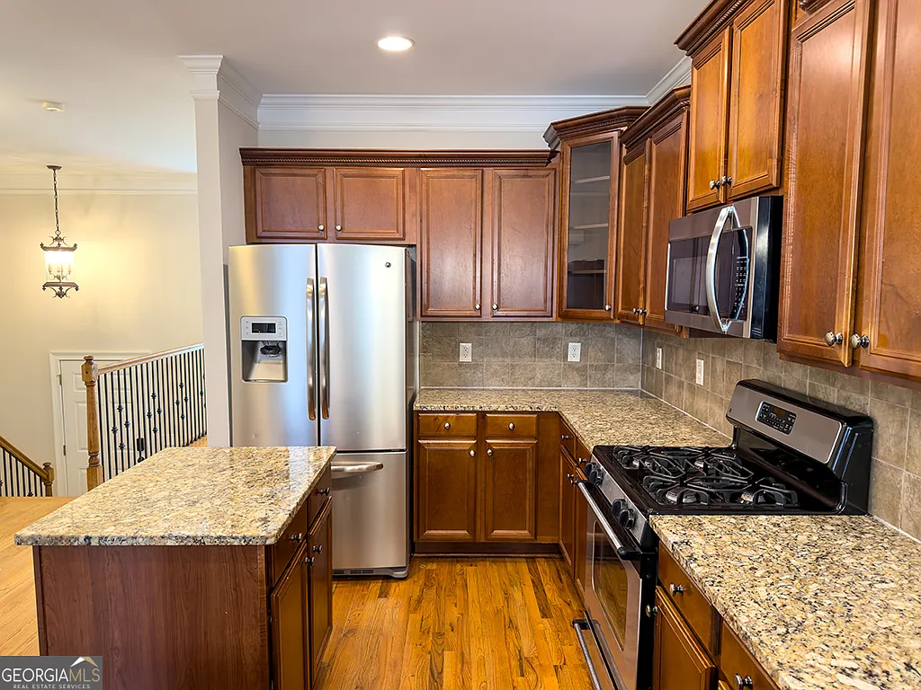 3 bed, 3.5 bath, 2150 sqft, $3,395 — Photo 3