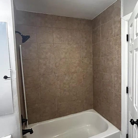 5300 Grove Ave — Photo 6