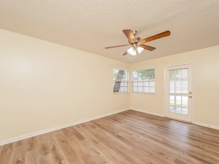 5407 214th Ct S — Photo 10