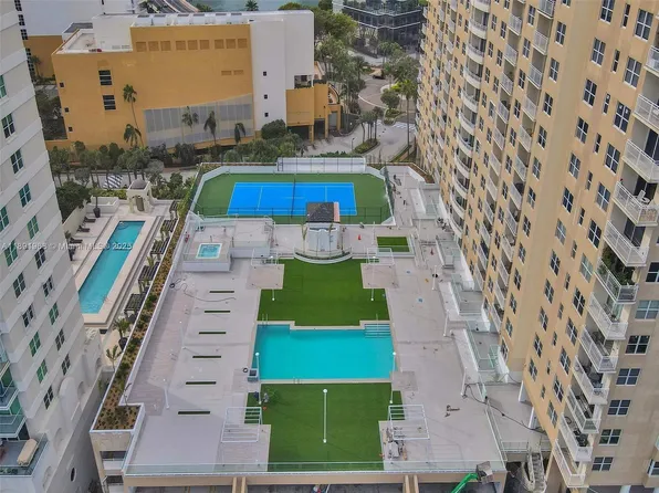 770 Claughton Island Dr APT 1012, Miami, FL 33131