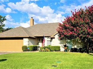 615 Oaklawn Dr, River Oaks, TX 76114