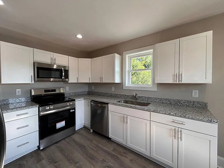 2031 Westover Ave SW — Photo 16