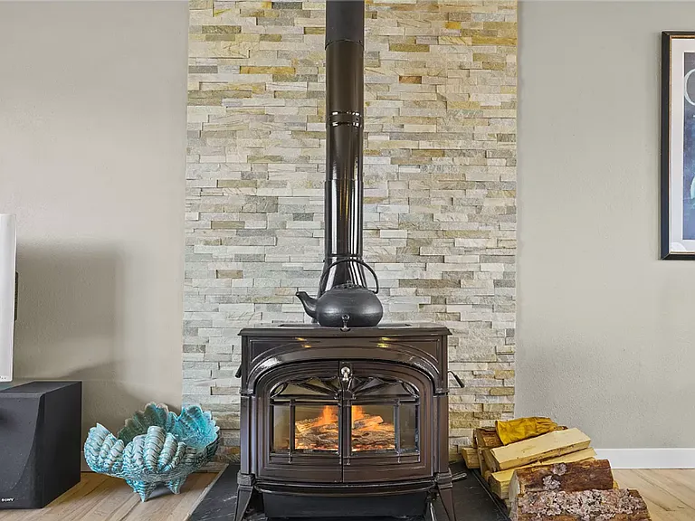 4555 Brookfield Dr — Photo 20