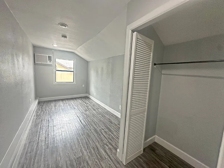 7550 Oak Chase #3 — Photo 17