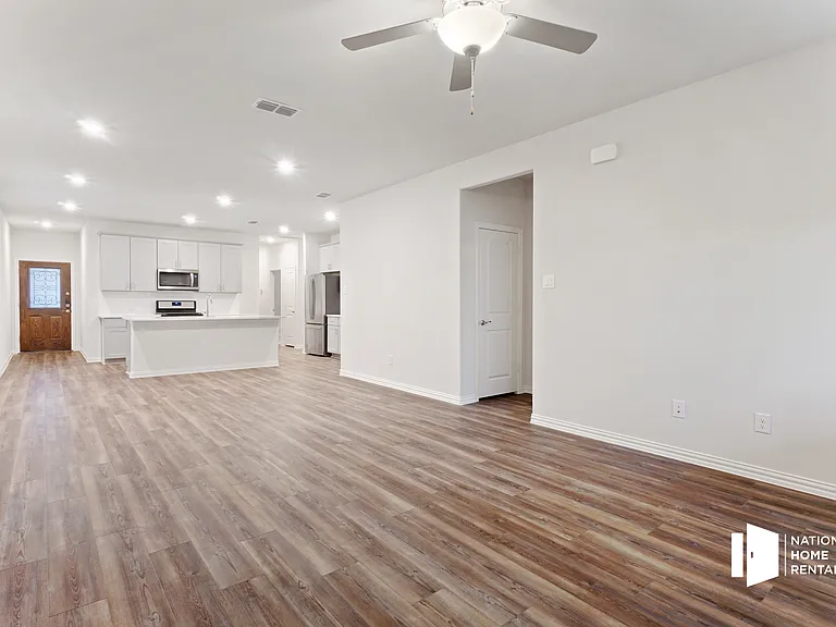 1505 Wind Springs Dr — Photo 5