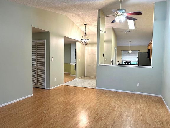5th image of 1141 Covington St