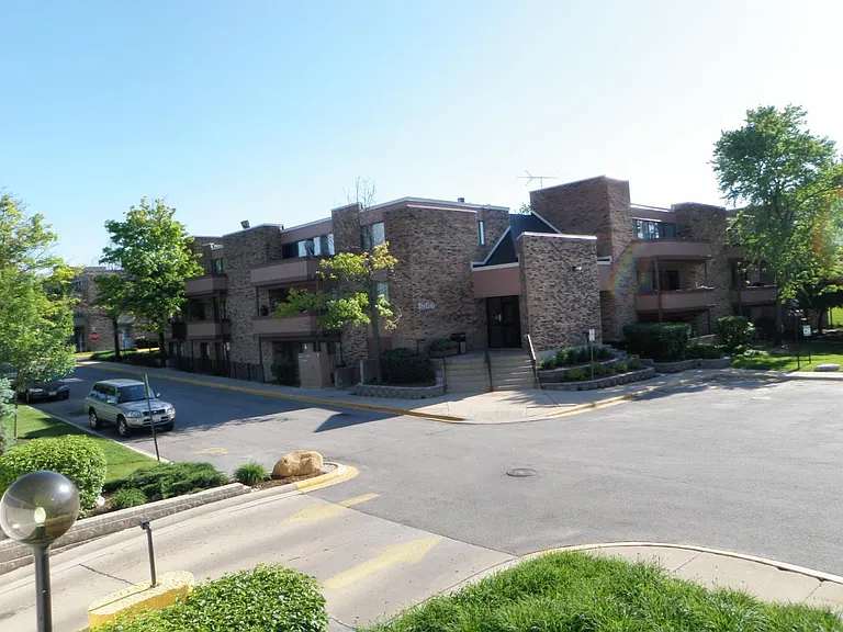 1806 Hemlock Pl #206 — Photo 1