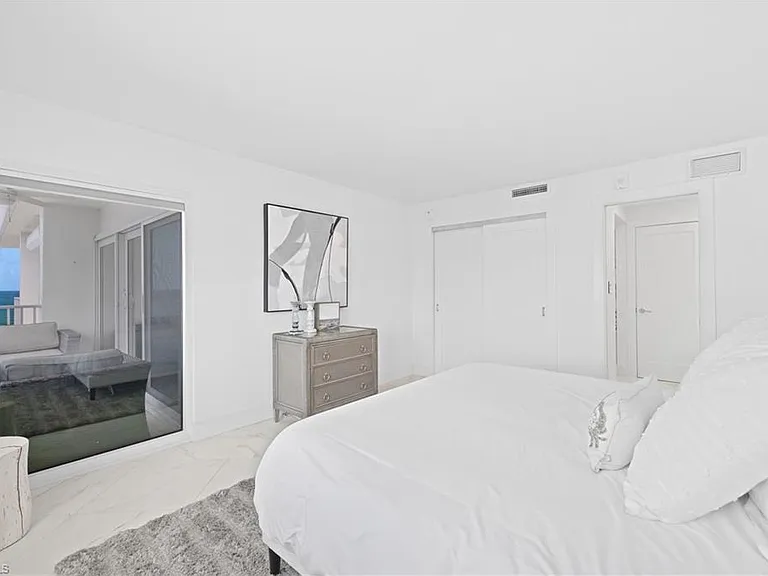 3443 Gulf Shore Blvd N #803 — Photo 13