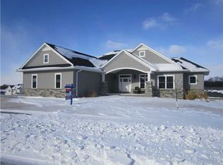 6324 River Pkwy NE, Cedar Rapids, IA 52411