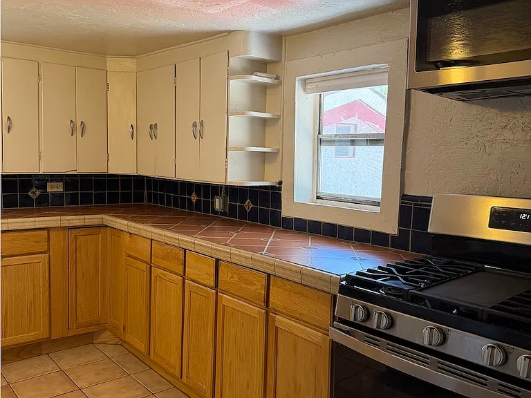 330 E Ashurst Ave #A — Photo 4