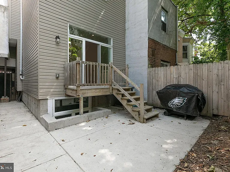 1825 Ginnodo St #1R — Photo 11