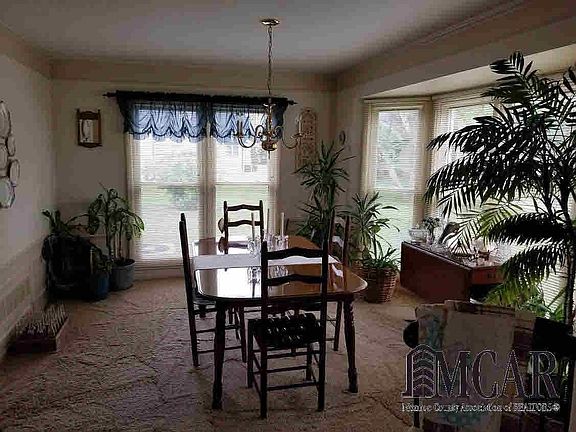 3rd image of 871 Regents Park Dr