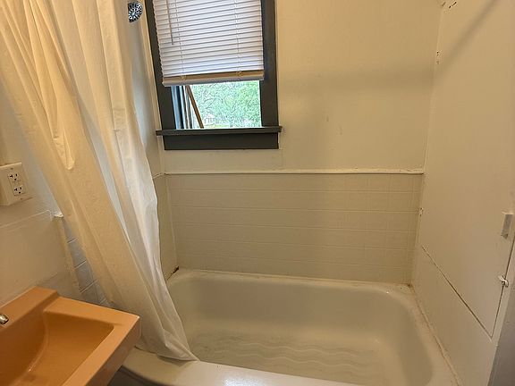 4th image of 1143 G St #4