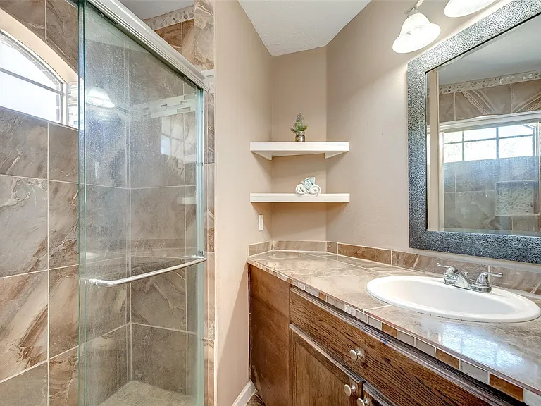 731 Annies Way — Photo 24