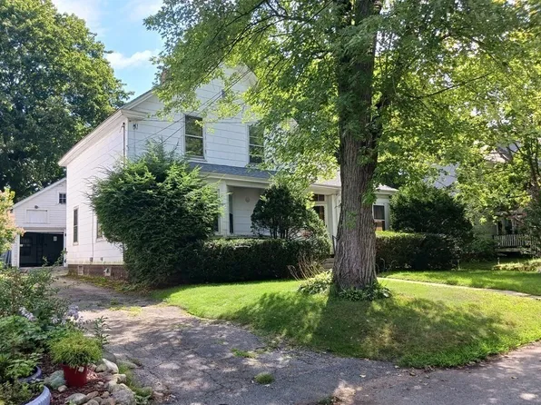 31 Orange St, Athol, MA 01331