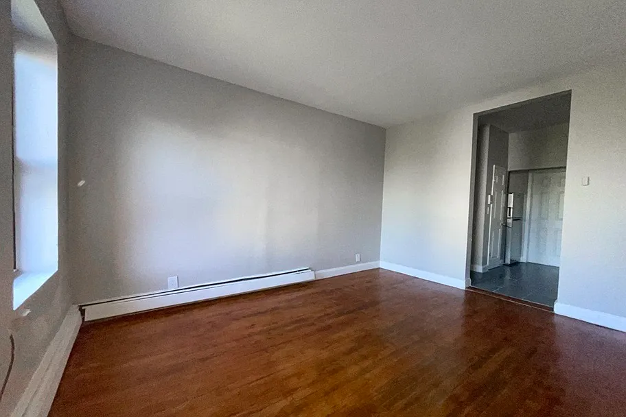 25 Clinton Street — Photo 2
