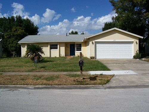 1st image of 217 Waverly Dr