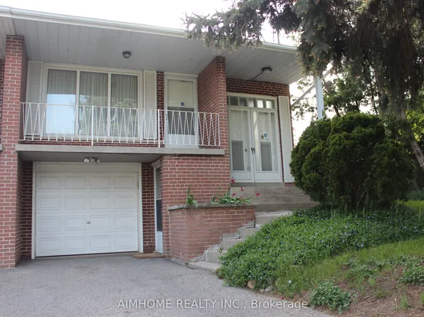 100 Fenelon Dr, Toronto, ON M3A 3K6