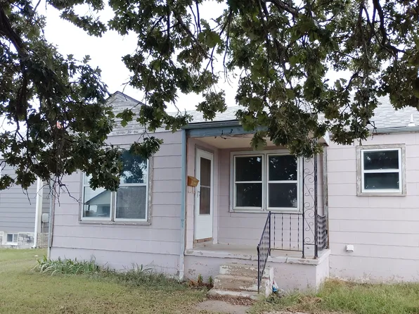 1733 N Lincoln St, Russell, KS 67665