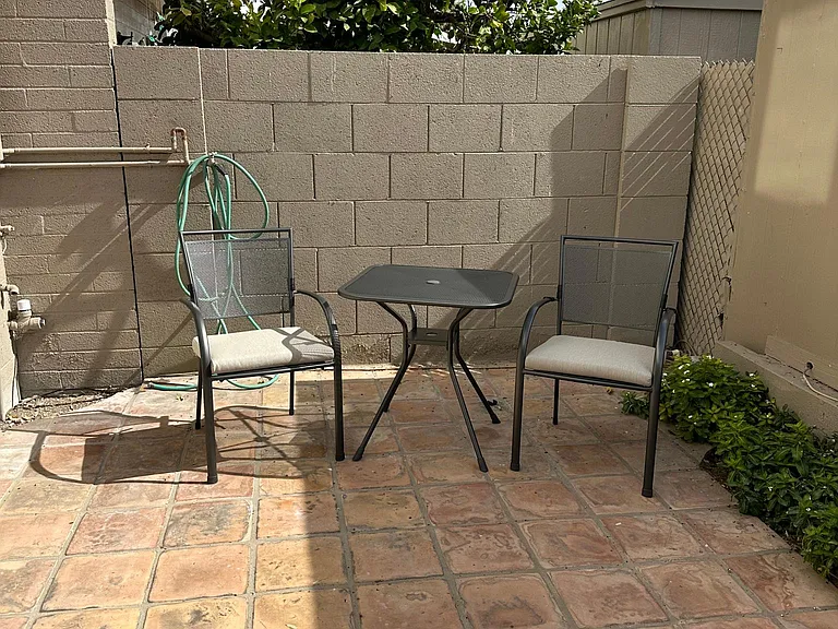 2822 E Clarendon Ave — Photo 15
