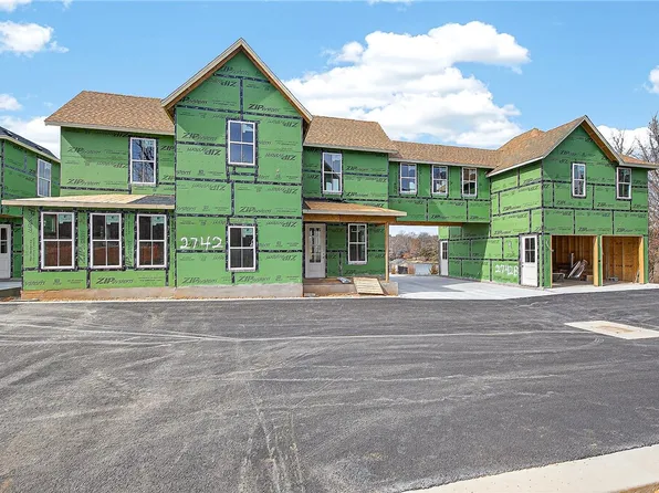 2742 E Black Walnut Cir, Fayetteville, AR 72701