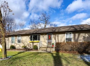 1369 Holliday Dr, Lake Orion, MI 48362