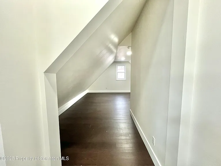 105 Parkdale Dr — Photo 11