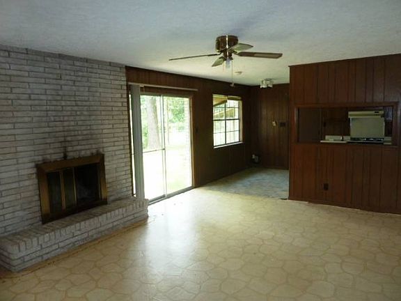 Den, Eat-in Area, Kitchen