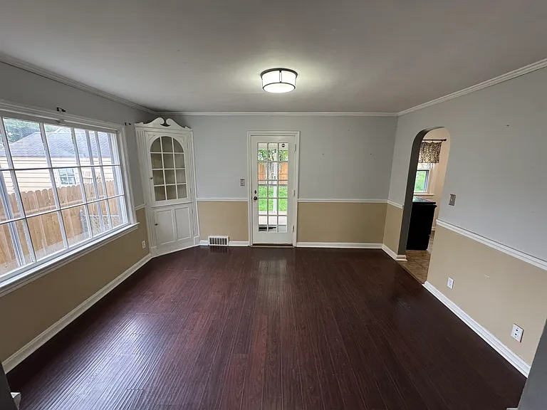 1134 Colonial Blvd NE — Photo 10